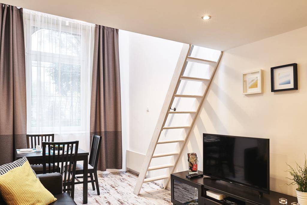 Flat At Lovolde Square Apartman *